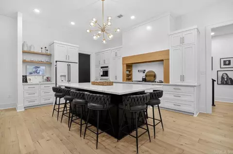 Kitchen - 810 Caddo Dr, Benton, AR 72019 photo 2 of 6