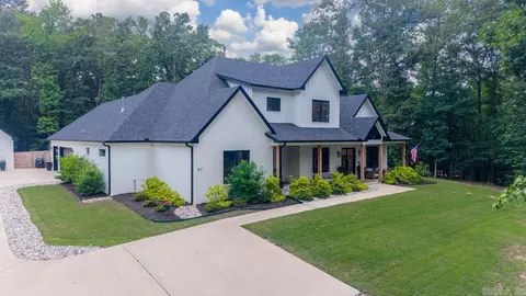 Exterior - 810 Caddo Dr, Benton, AR 72019 photo 3 of 14