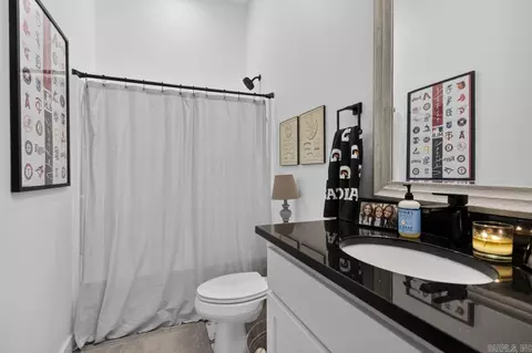 Bath - 810 Caddo Dr, Benton, AR 72019 photo 5 of 5