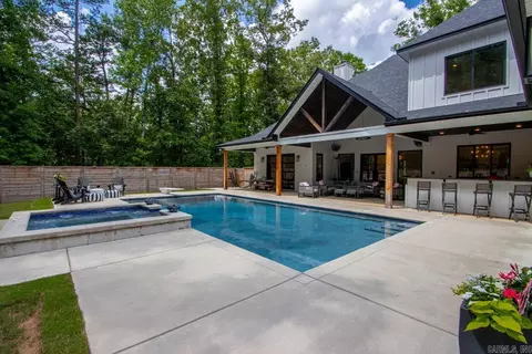Exterior - 810 Caddo Dr, Benton, AR 72019 photo 13 of 14