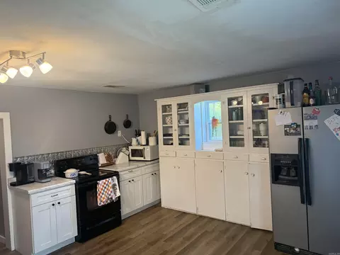 Kitchen - 69 College St, Quitman, AR 72131 photo 2 of 3