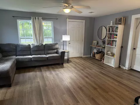 Living - 69 College St, Quitman, AR 72131 photo 2 of 3