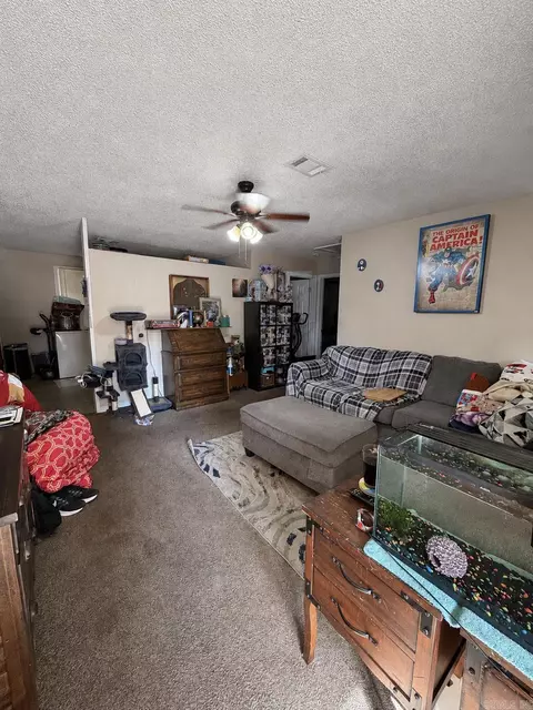 Living - 33 Hiland Pl, Benton, AR 72015 photo 2 of 2