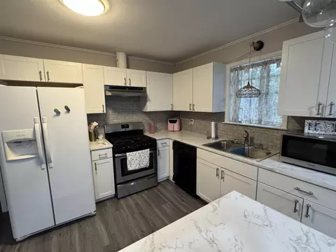 Kitchen - 600 Bristol Dr, Bryant, AR 72022 photo 1 of 2