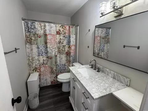 Bath - 600 Bristol Dr, Bryant, AR 72022 photo 2 of 2