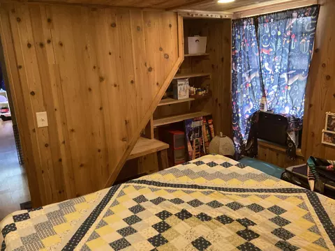 Bedroom - 8766 Nine Mile Ridge Rd, Hardy, AR 72542 photo 2 of 2