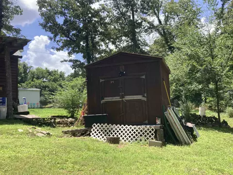 Exterior - 8766 Nine Mile Ridge Rd, Hardy, AR 72542 photo 4 of 9