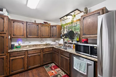 Kitchen - 9375 Ridge Rd, Malvern, AR 72104 photo 3 of 3