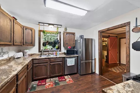 Kitchen - 9375 Ridge Rd, Malvern, AR 72104 photo 1 of 3
