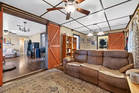 Entry Way - 9375 Ridge Rd, Malvern, AR 72104 photo 1 of 2