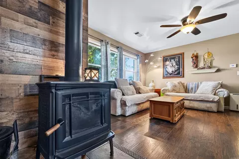 Living - 9375 Ridge Rd, Malvern, AR 72104 photo 1 of 1