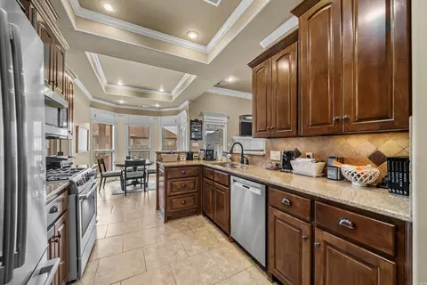 Kitchen - 6312 Pierce Manse Loop, Benton, AR 72019 photo 2 of 2