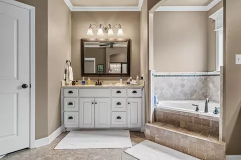 Bath - 6312 Pierce Manse Loop, Benton, AR 72019 photo 4 of 5