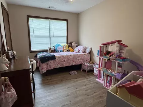 Bedroom - 439 Haley St, Melbourne, AR 72556 photo 2 of 4