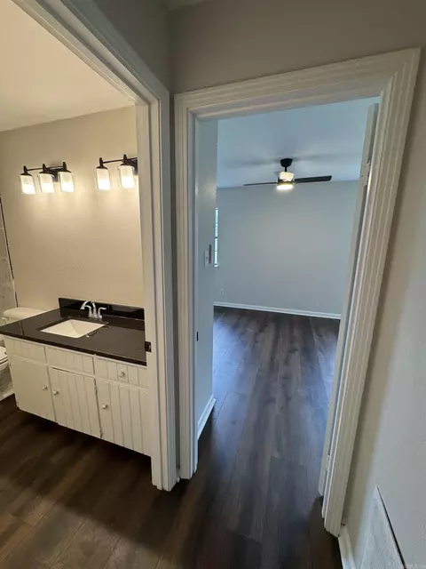 Entry Way - 12102 Dalin Rd, Cabot, AR 72023 photo 1 of 3