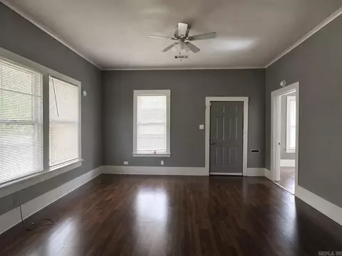Living - 1507 E 7th Ave, Pine Bluff, AR 71601 photo 1 of 2