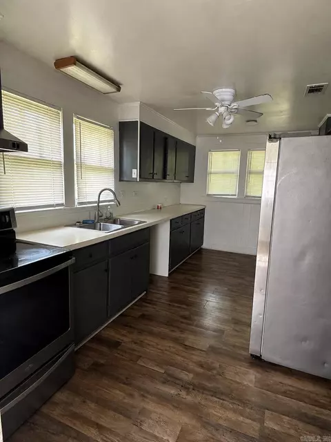 Kitchen - 1507 E 7th Ave, Pine Bluff, AR 71601 photo 1 of 4