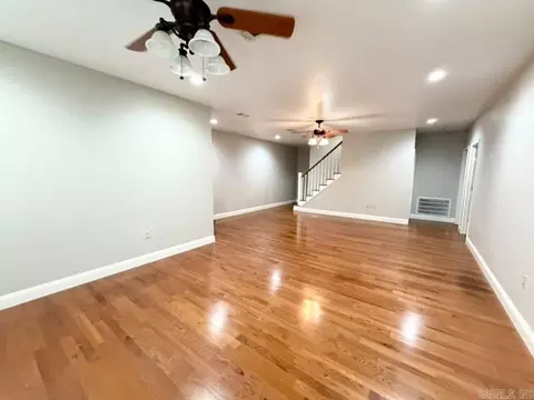 Living - 409 Highland Dr, Mountain View, AR 72560 photo 6 of 7