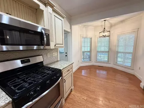 Kitchen - 409 Highland Dr, Mountain View, AR 72560 photo 1 of 2