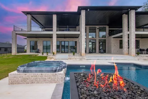 Exterior - 7346 Lake Point Cir, Benton, AR 72019 photo 5 of 8