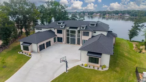 Exterior - 7346 Lake Point Cir, Benton, AR 72019 photo 3 of 8