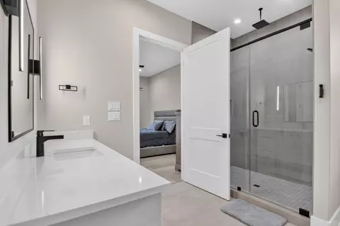 Bath - 7346 Lake Point Cir, Benton, AR 72019 photo 5 of 6