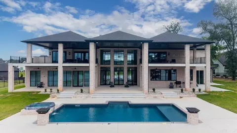 Exterior - 7346 Lake Point Cir, Benton, AR 72019 photo 6 of 8