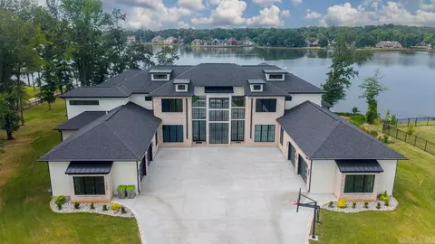 Exterior - 7346 Lake Point Cir, Benton, AR 72019 photo 2 of 8