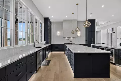 Kitchen - 7346 Lake Point Cir, Benton, AR 72019 photo 2 of 4