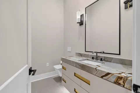 Bath - 7346 Lake Point Cir, Benton, AR 72019 photo 2 of 6
