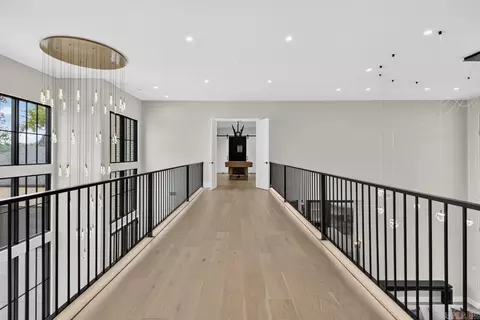 Entry Way - 7346 Lake Point Cir, Benton, AR 72019 photo 2 of 2