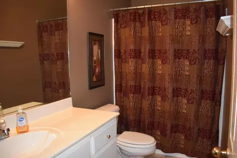 2013 Stillwater Dr, Jonesboro, AR 72404