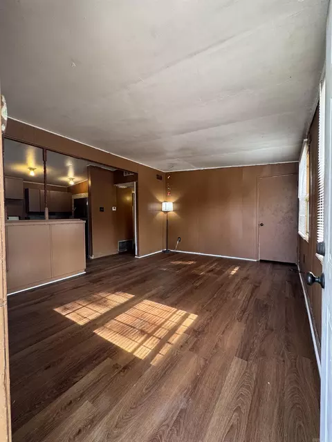 Living - 3203 S Iris St, Pine Bluff, AR 71603 photo 1 of 2