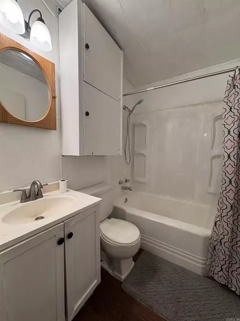Bath - 3203 S Iris St, Pine Bluff, AR 71603 photo 1 of 1