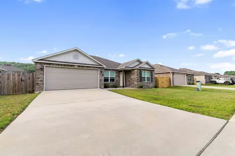 Exterior - 1110 Okeefe Ave, Conway, AR 72032 photo 4 of 5