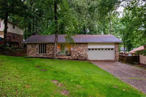 10 Breeds Hill Ct, Little Rock, AR 72211
