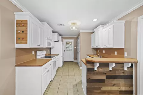 Kitchen - 308 E Myrtle St, Cabot, AR 72023 photo 1 of 4
