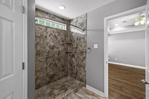 Bath - 308 E Myrtle St, Cabot, AR 72023 photo 2 of 3