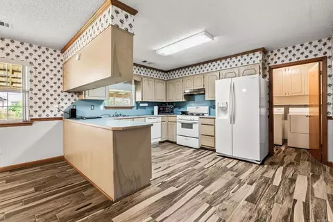 Kitchen - 1802 Pinewood Cv, Beebe, AR 72012 photo 1 of 3