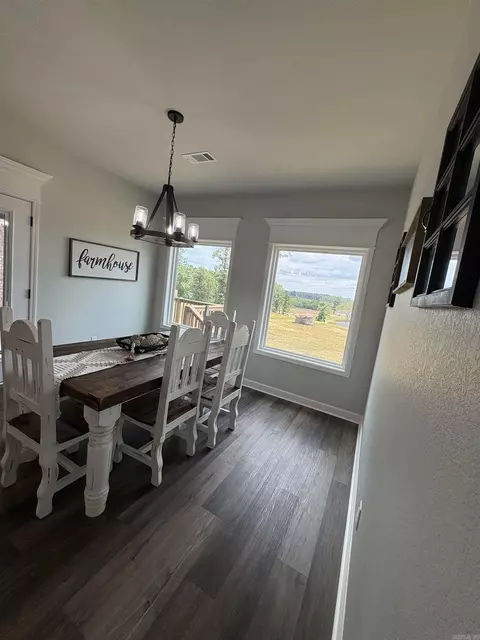 Dining - 26948 S Sardis Rd, Bauxite, AR 72011 photo 2 of 2