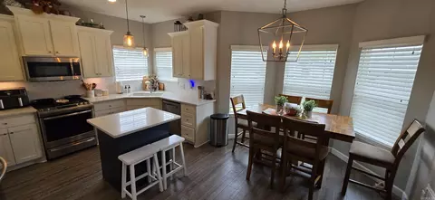 Kitchen - 412 Carriage Dr, Benton, AR 72015 photo 2 of 5
