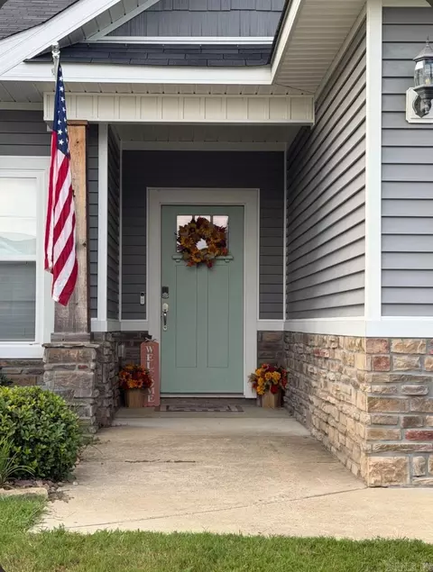 Exterior - 412 Carriage Dr, Benton, AR 72015 photo 3 of 9