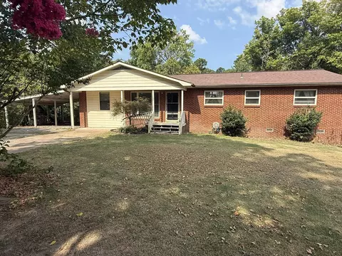 Exterior - 82 S Oak St, Melbourne, AR 72556 photo 2 of 5