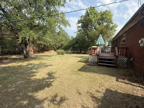 Exterior - 82 S Oak St, Melbourne, AR 72556 photo 5 of 5