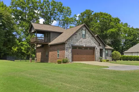 Exterior - 125 E River Dr, Pangburn, AR 72121 photo 3 of 9