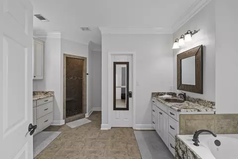 Bath - 125 E River Dr, Pangburn, AR 72121 photo 1 of 5