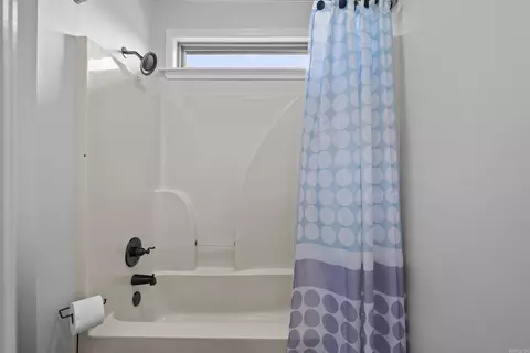 Bath - 125 E River Dr, Pangburn, AR 72121 photo 5 of 5