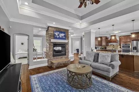 Living - 125 E River Dr, Pangburn, AR 72121 photo 2 of 3