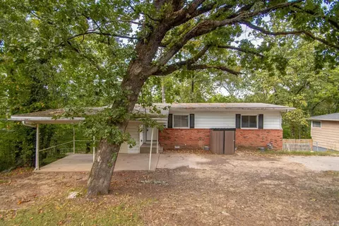 24 Westmont Cir, Little Rock, AR 72209