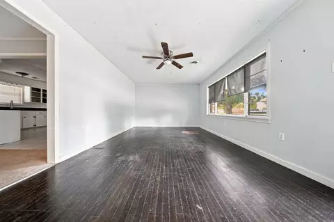 Living - 2159 Hickory St, Conway, AR 72034 photo 2 of 5